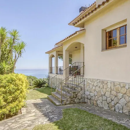Villa Belvilla By Oyo In With Pool